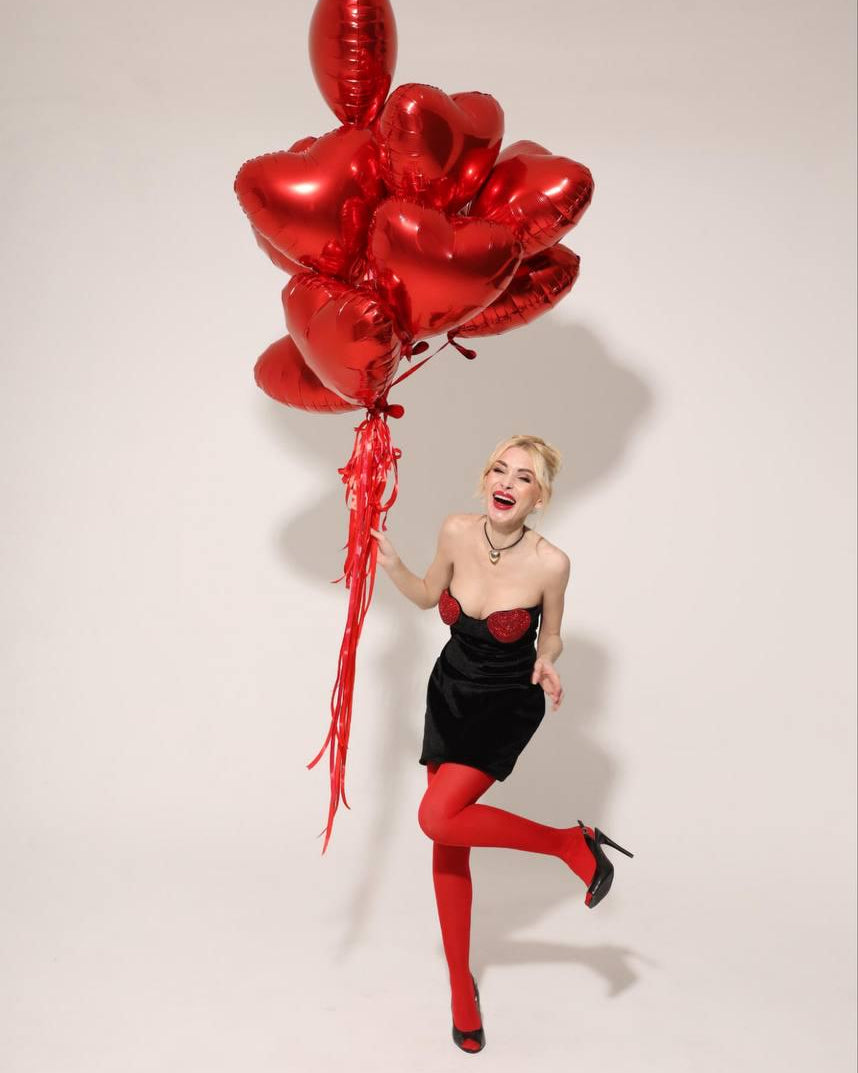 Red crystal heart velvet black dress New Year outfit
