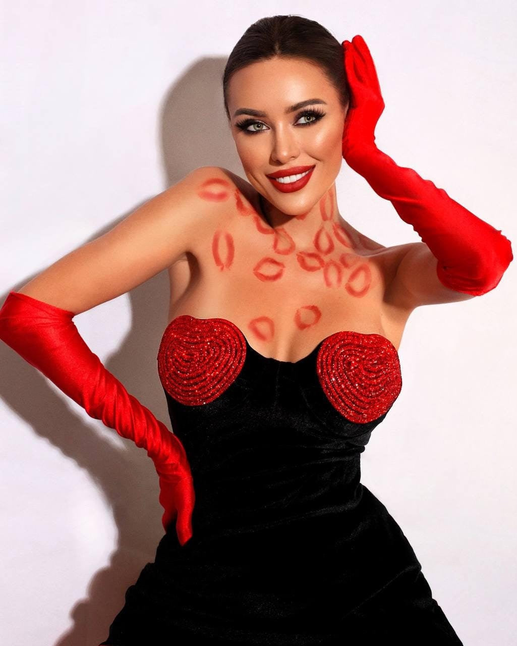 Red crystal heart velvet black dress New Year outfit