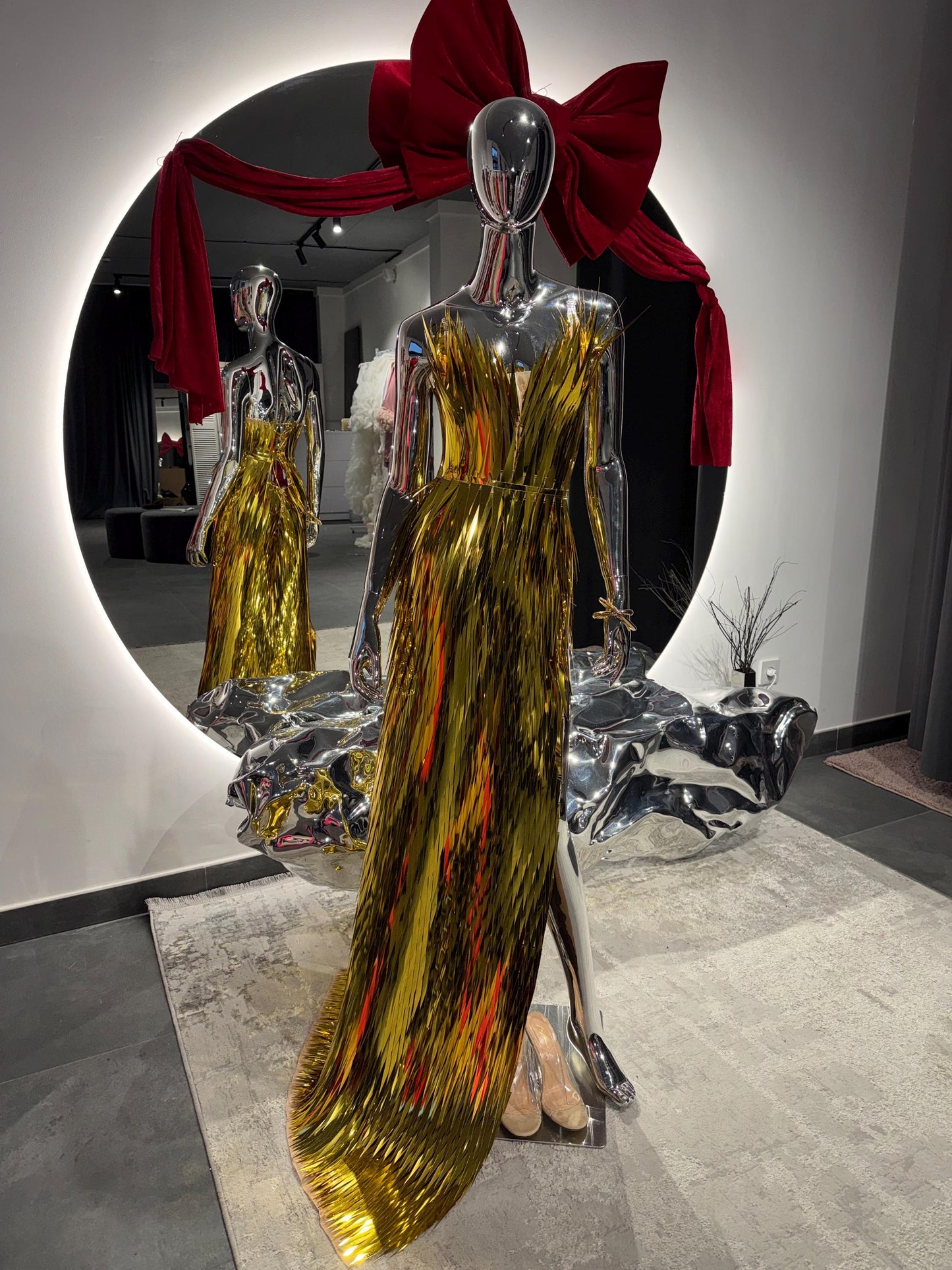 Gold dress Spike