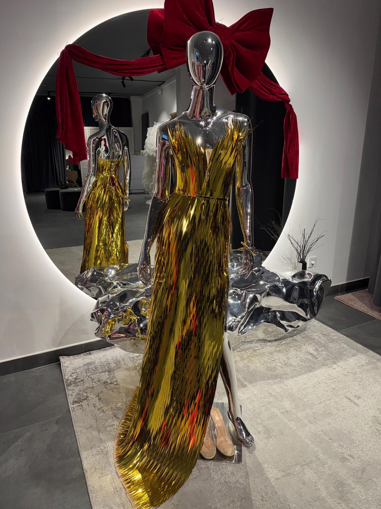 Gold dress Spike